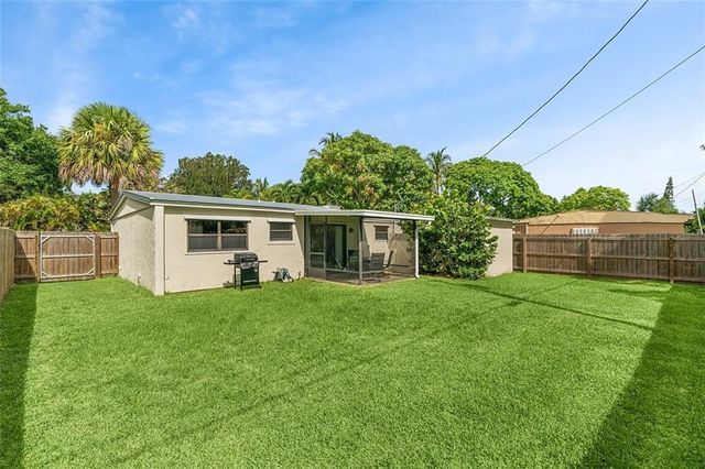 1370 4th Court, Vero Beach, FL 32960