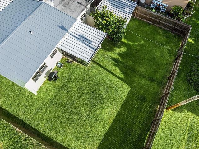 1370 4th Court, Vero Beach, FL 32960