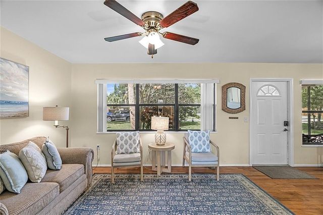 1370 4th Court, Vero Beach, FL 32960