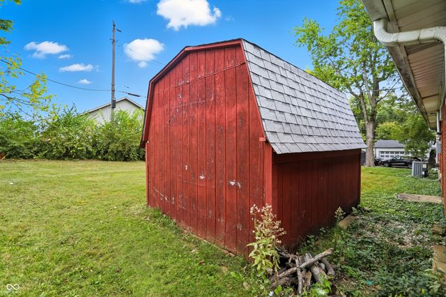 4950 Walker Street, Greenwood, IN 46143