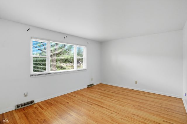 4950 Walker Street, Greenwood, IN 46143