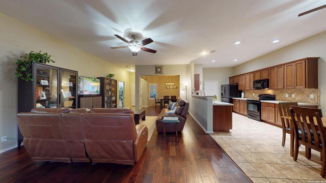 158 Glen Eagles, Cibolo, TX 78108