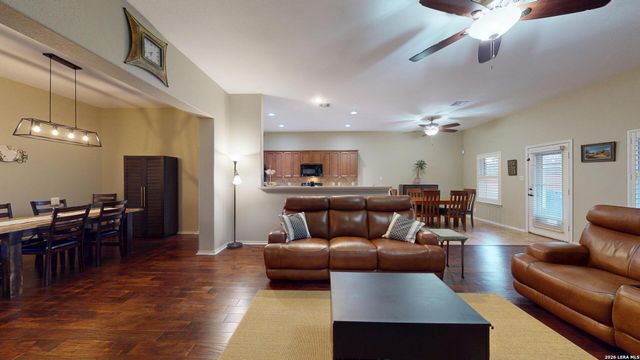 158 Glen Eagles, Cibolo, TX 78108