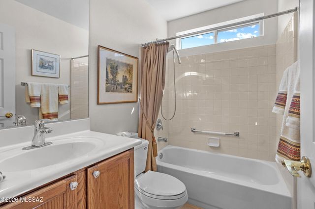 1547 N Buttes Drive, Green Valley, AZ 85614