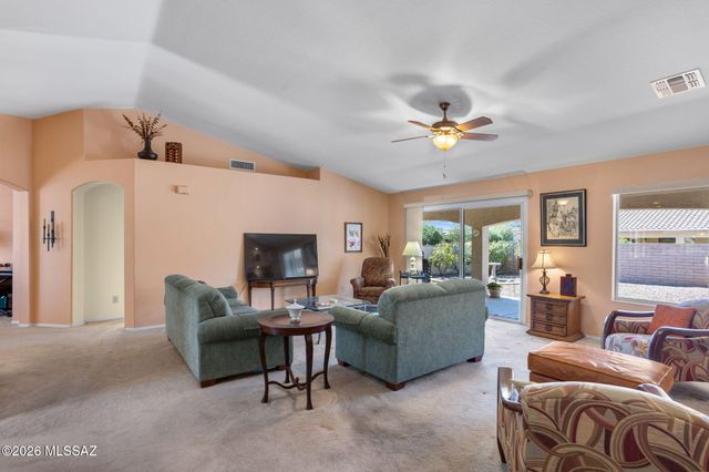 1547 N Buttes Drive, Green Valley, AZ 85614