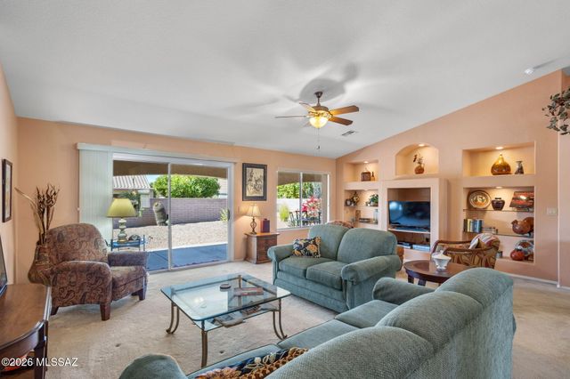 1547 N Buttes Drive, Green Valley, AZ 85614