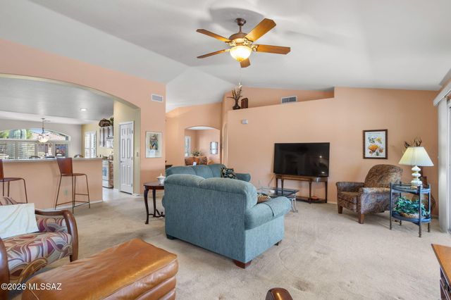 1547 N Buttes Drive, Green Valley, AZ 85614