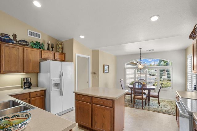 1547 N Buttes Drive, Green Valley, AZ 85614