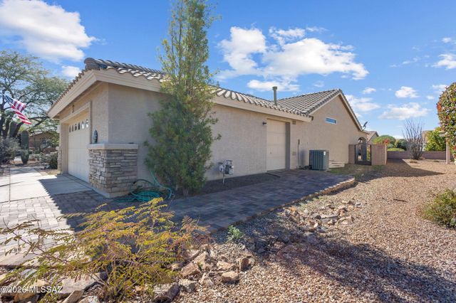 1547 N Buttes Drive, Green Valley, AZ 85614