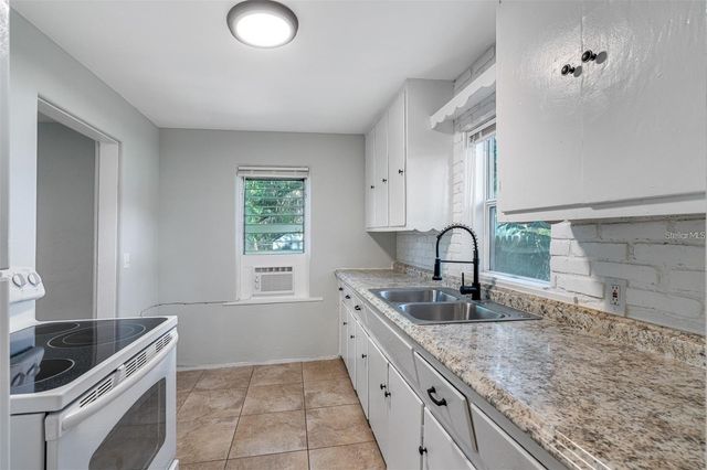 835 35TH AVENUE S, St Petersburg, FL 33705