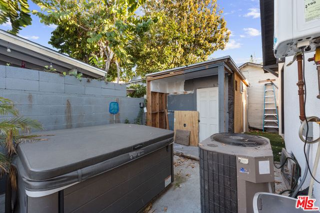 2016 10th Avenue, Los Angeles, CA 90018