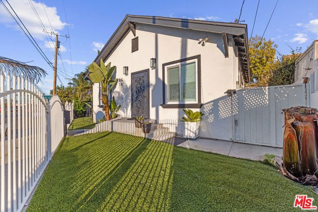 2016 10th Avenue, Los Angeles, CA 90018