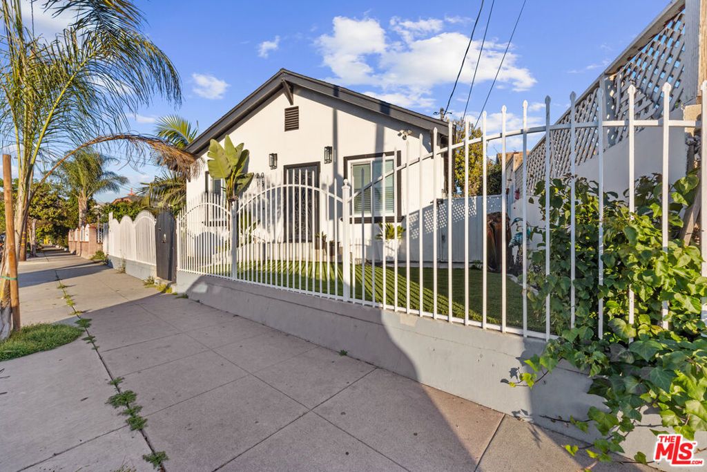 2016 10th Avenue, Los Angeles, CA 90018