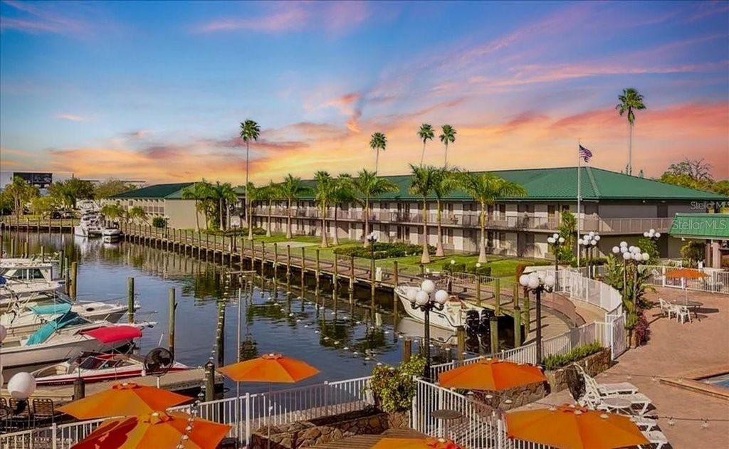 7150 N TAMIAMI TRAIL S615, SARASOTA, FL 34243 — exterior