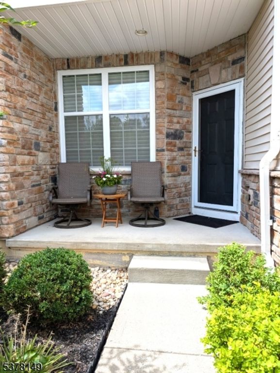21 Julia Pl, Mount Olive Twp., NJ 07828