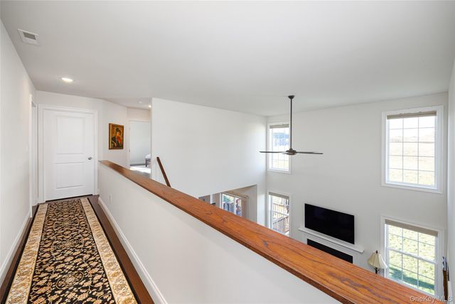 30 Kensington Lane, Poughkeepsie, NY 12603