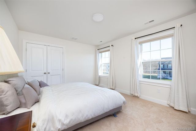 30 Kensington Lane, Poughkeepsie, NY 12603