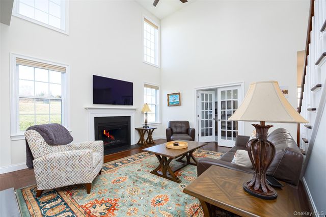 30 Kensington Lane, Poughkeepsie, NY 12603