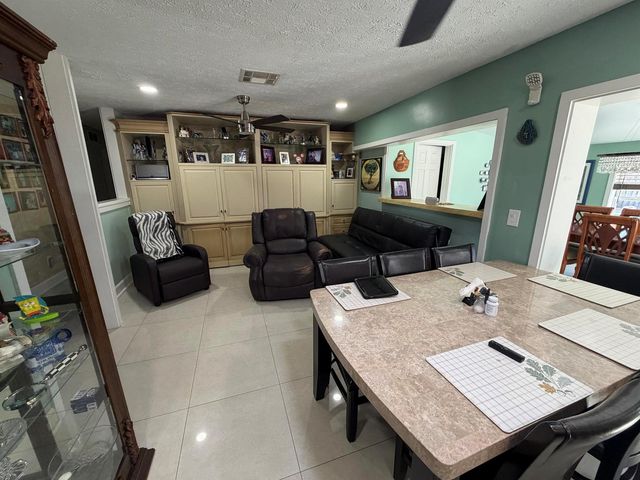 2185 SW Wayne Street, Port St. Lucie, FL 34984