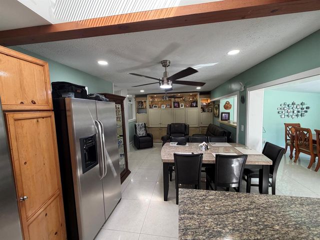 2185 SW Wayne Street, Port St. Lucie, FL 34984