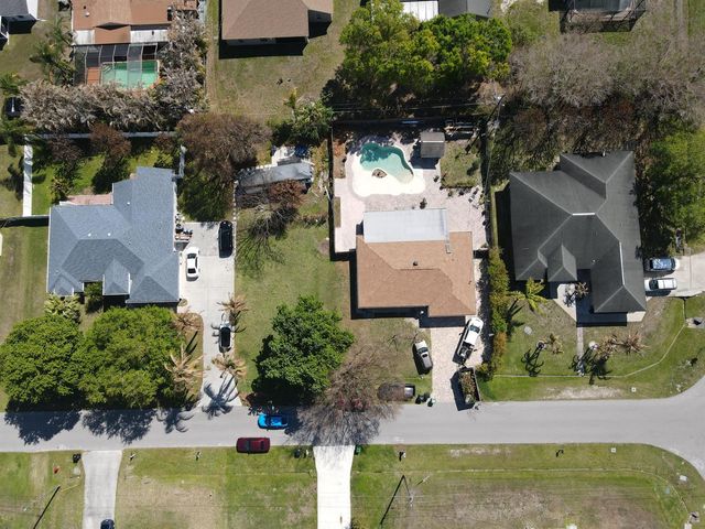 2185 SW Wayne Street, Port St. Lucie, FL 34984