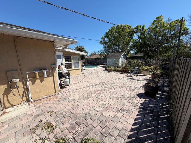2185 SW Wayne Street, Port St. Lucie, FL 34984
