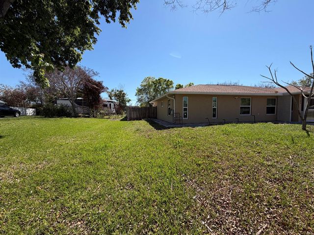 2185 SW Wayne Street, Port St. Lucie, FL 34984