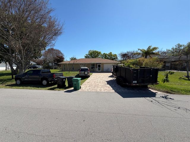 2185 SW Wayne Street, Port St. Lucie, FL 34984