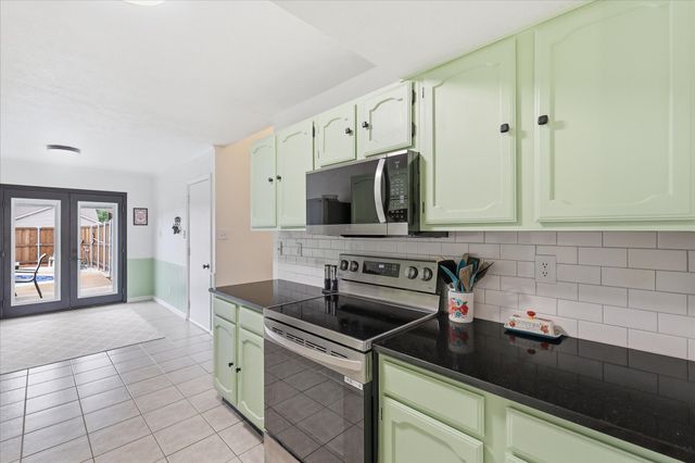 4249 Fryer Street, The Colony, TX 75056