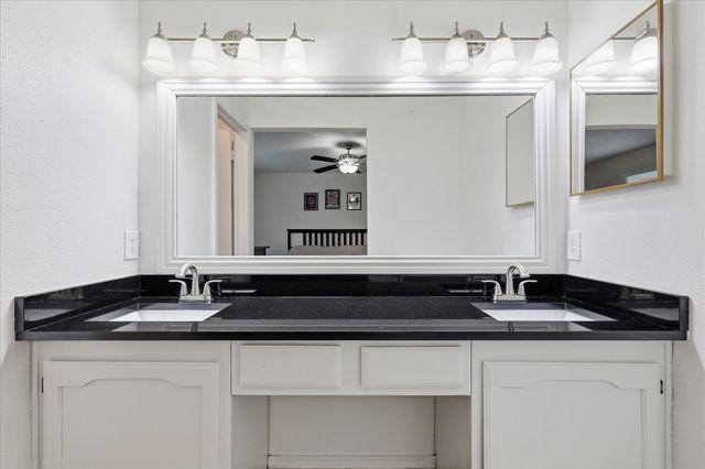 4249 Fryer Street, The Colony, TX 75056