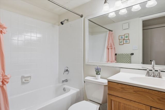 4249 Fryer Street, The Colony, TX 75056