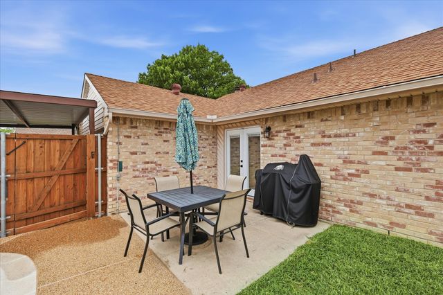 4249 Fryer Street, The Colony, TX 75056