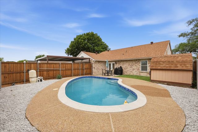 4249 Fryer Street, The Colony, TX 75056