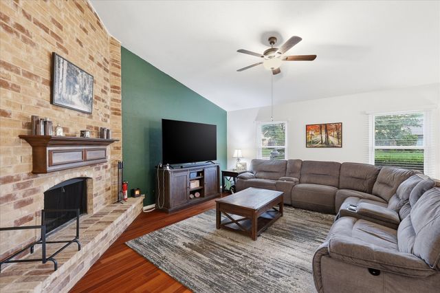 4249 Fryer Street, The Colony, TX 75056