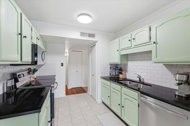 4249 Fryer Street, The Colony, TX 75056