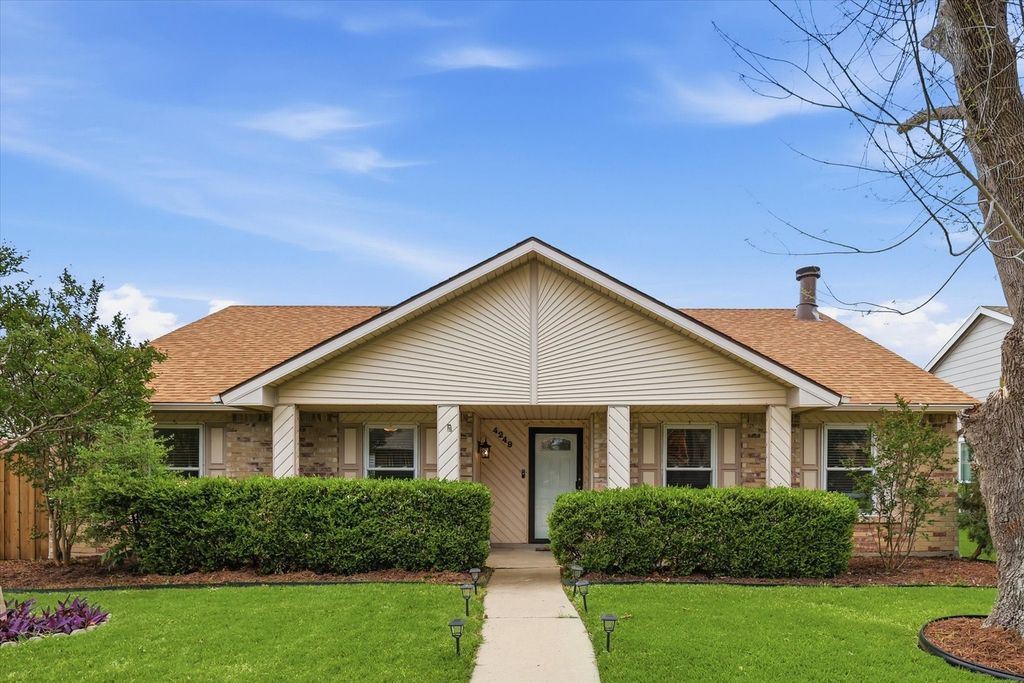 4249 Fryer Street, The Colony, TX 75056