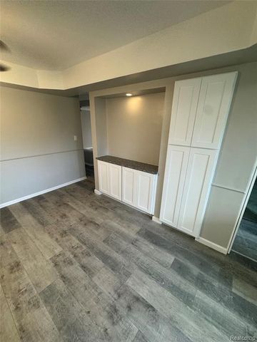 33555 Groth Drive, Sterling Heights, MI 48312