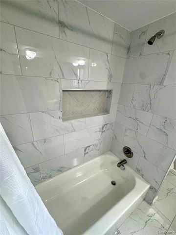 33555 Groth Drive, Sterling Heights, MI 48312