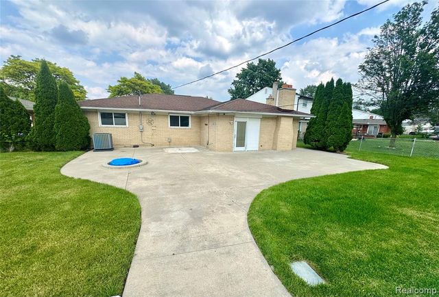 33555 Groth Drive, Sterling Heights, MI 48312