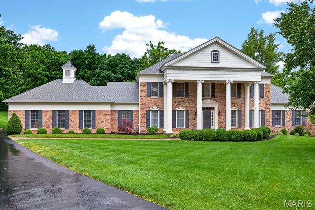 1 Delvin Court, Town And Country, MO 63141