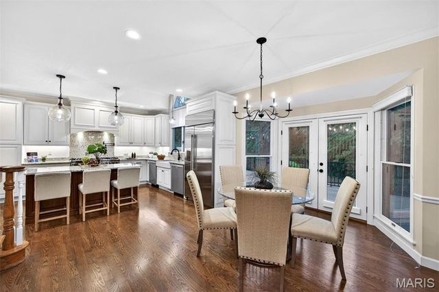 1 Delvin Court, Town And Country, MO 63141