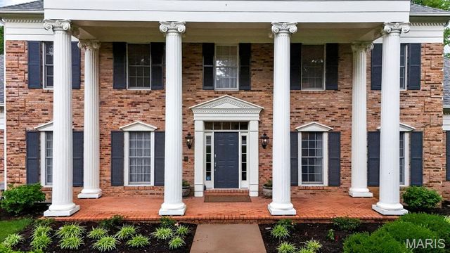 1 Delvin Court, Town And Country, MO 63141