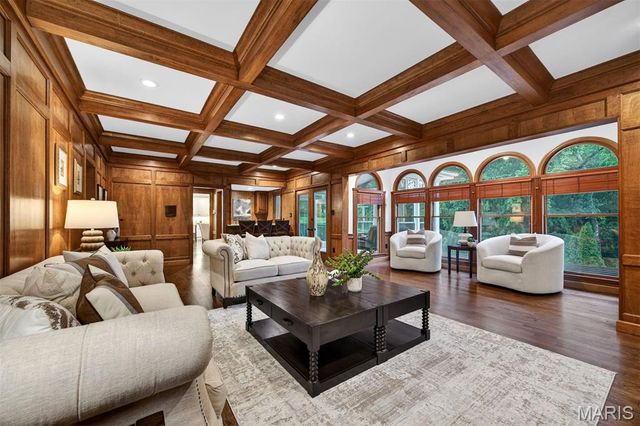 1 Delvin Court, Town And Country, MO 63141