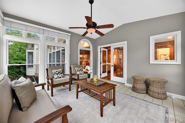 1 Delvin Court, Town And Country, MO 63141