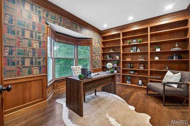1 Delvin Court, Town And Country, MO 63141