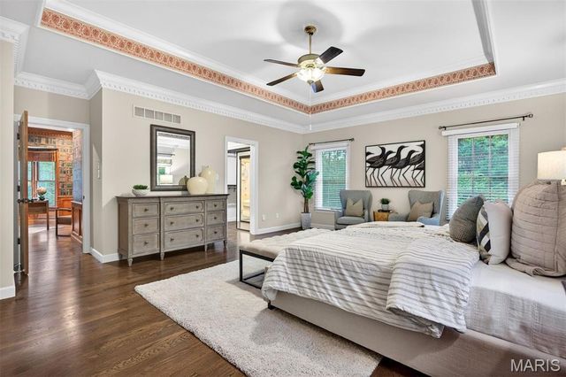 1 Delvin Court, Town And Country, MO 63141