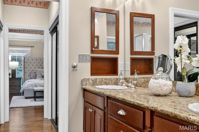1 Delvin Court, Town And Country, MO 63141