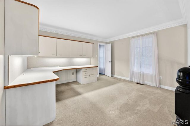 1 Delvin Court, Town And Country, MO 63141