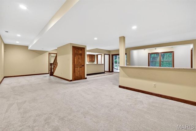 1 Delvin Court, Town And Country, MO 63141