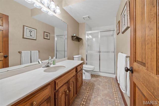 1 Delvin Court, Town And Country, MO 63141